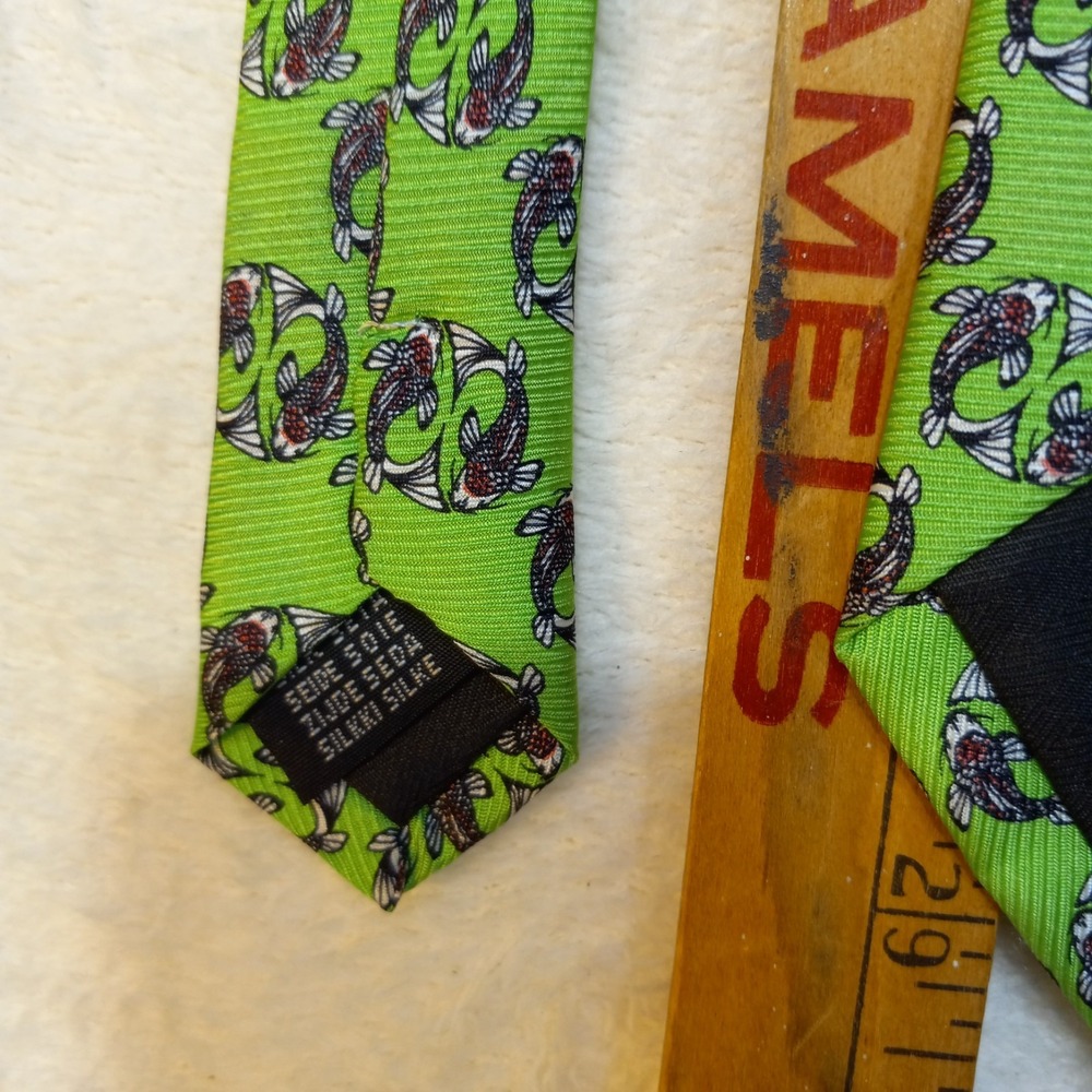 Cape Cod Neckwear Lime Green Pisces Koi Silk REPP Tie 59 x 3 Mens Tie - Picture 4 of 11